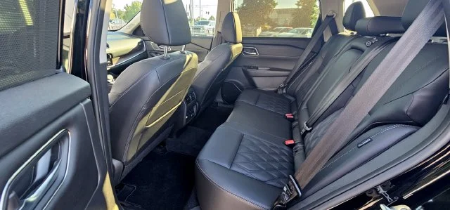 Used 2025 Black Nissan Platinum image 11