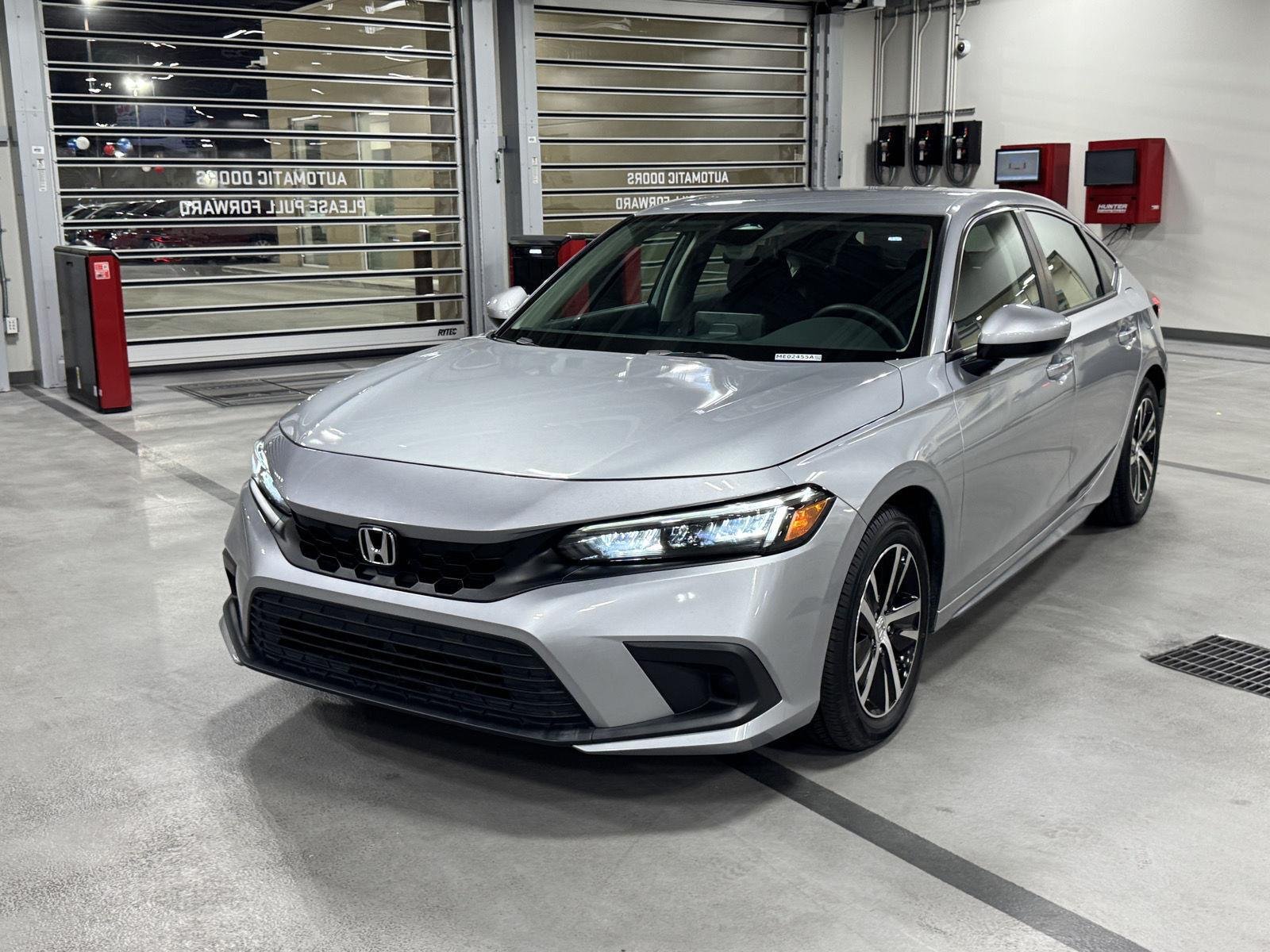 Used 2024 Lunar Silver Metallic honda LX image 14
