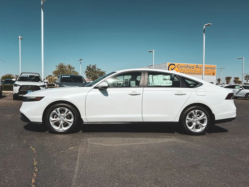 New 2026 Platinum White Pearl Honda LX image 4