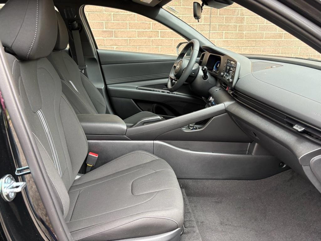 New 2026 Abyss Black Hyundai SEL Sport image 22