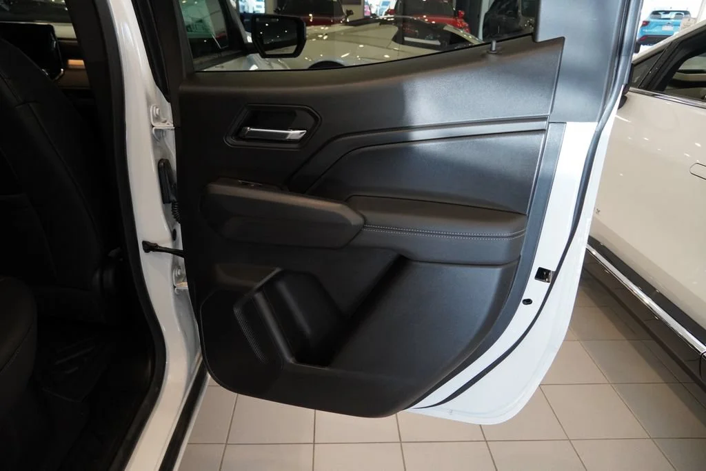 New 2026 Summit White Chevrolet LT image 25