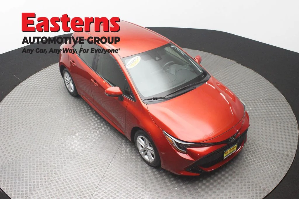Used 2019 Red Toyota SE image 3
