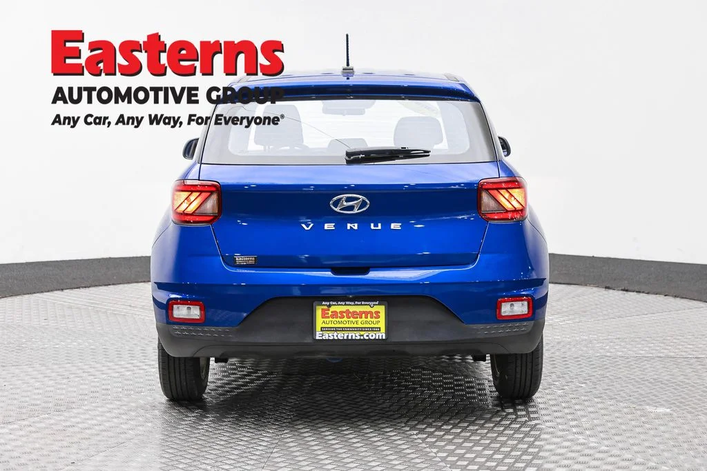 Used 2023 Blue Hyundai SE image 6