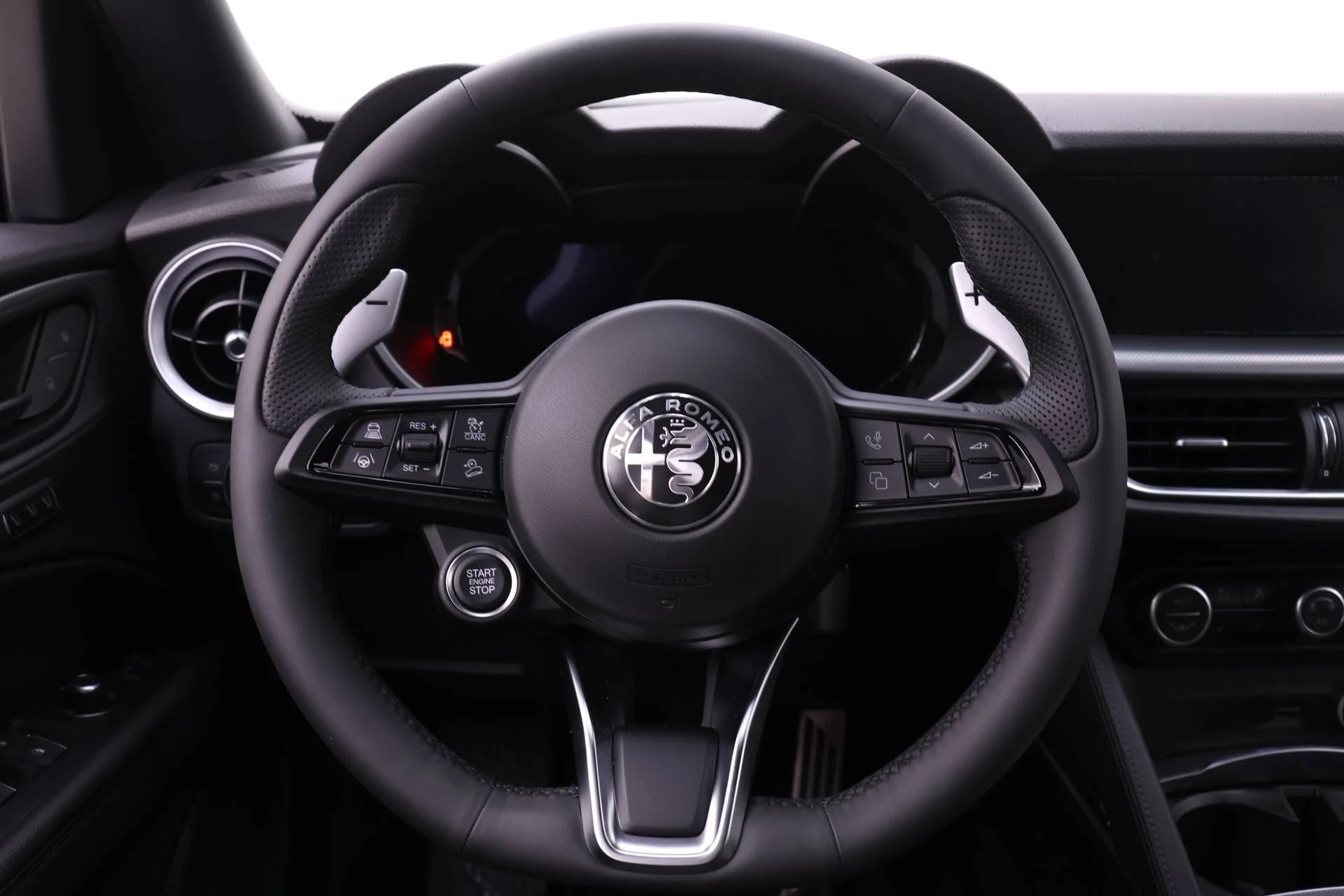 New 2026 Alfa Rosso (Red) Exterior Paint Alfa Romeo Base image 15