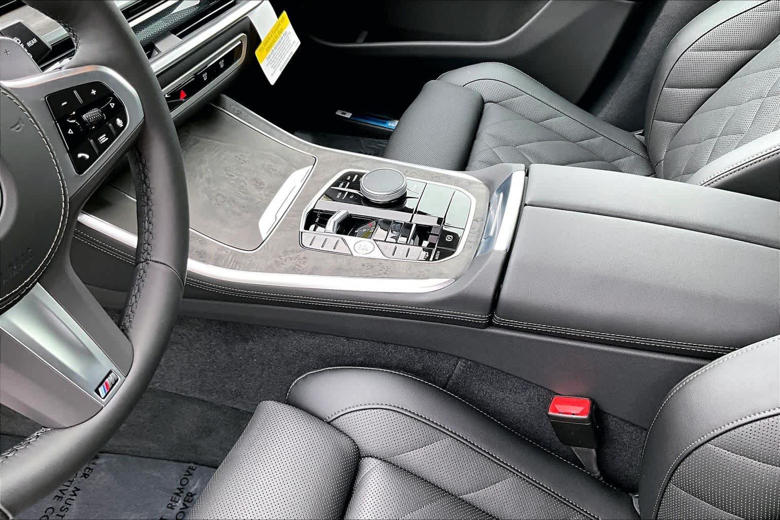 New 2026 Skyscraper Grey Metallic BMW xDrive40i image 7