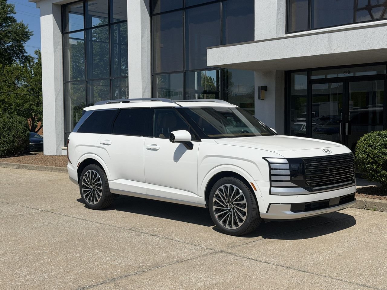 New 2026 Creamy White Pearl Hyundai Calligraphy image 2