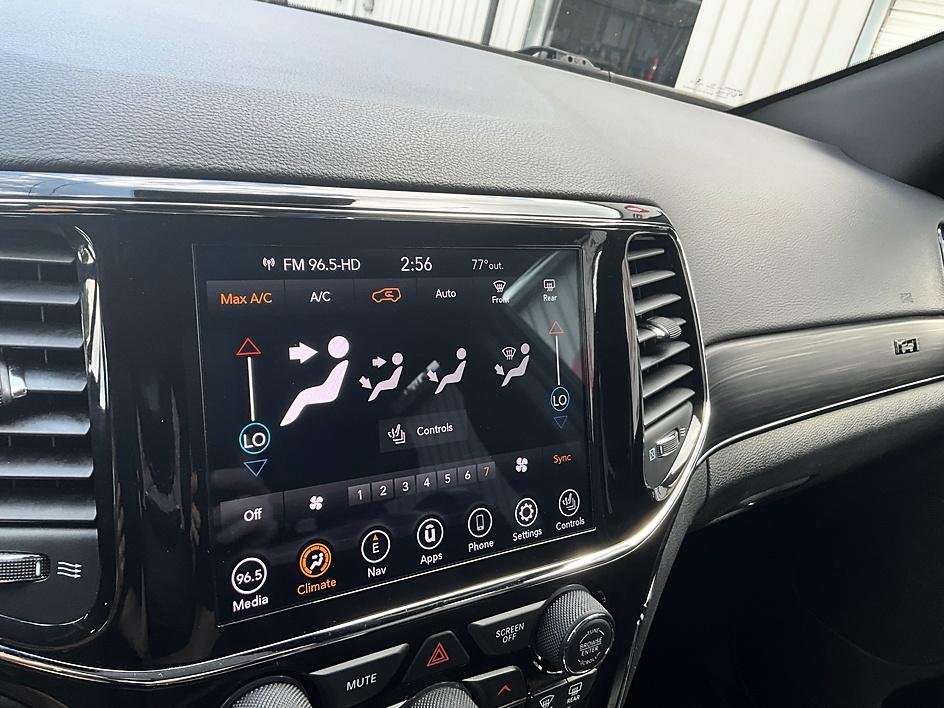 Used 2021 Black Jeep Limited image 20