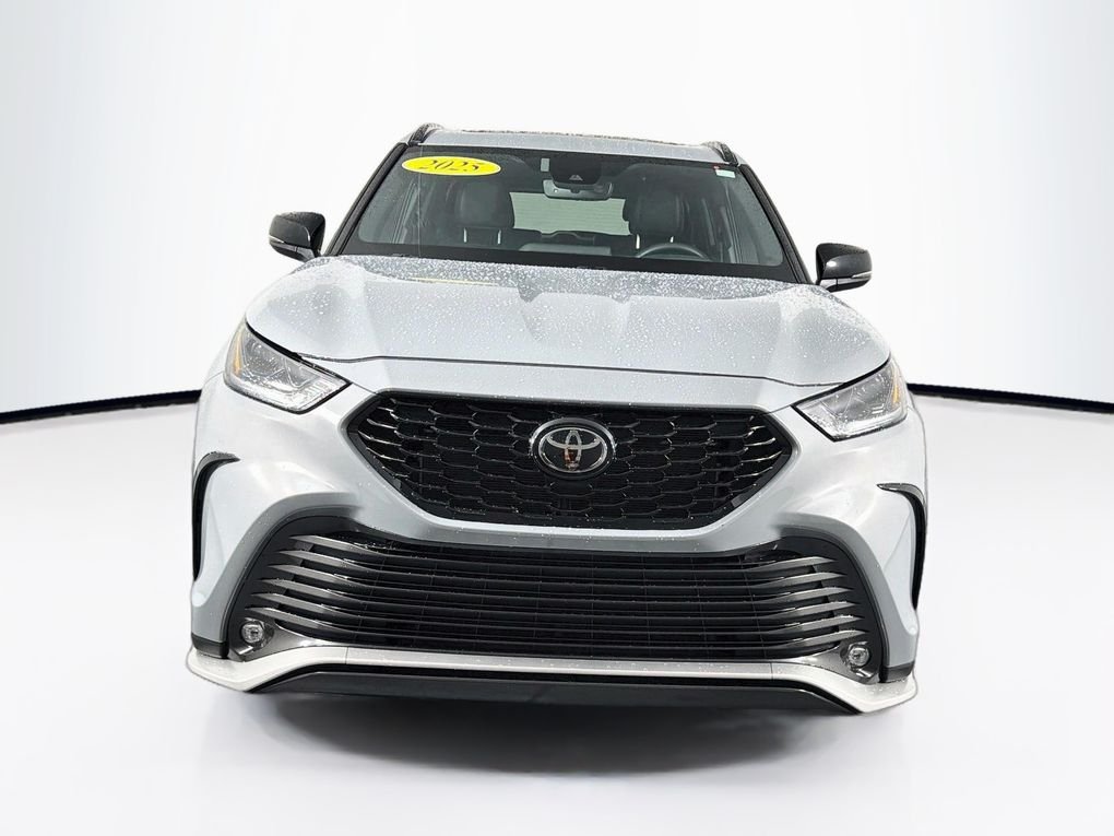Used 2025  Toyota XSE image 2