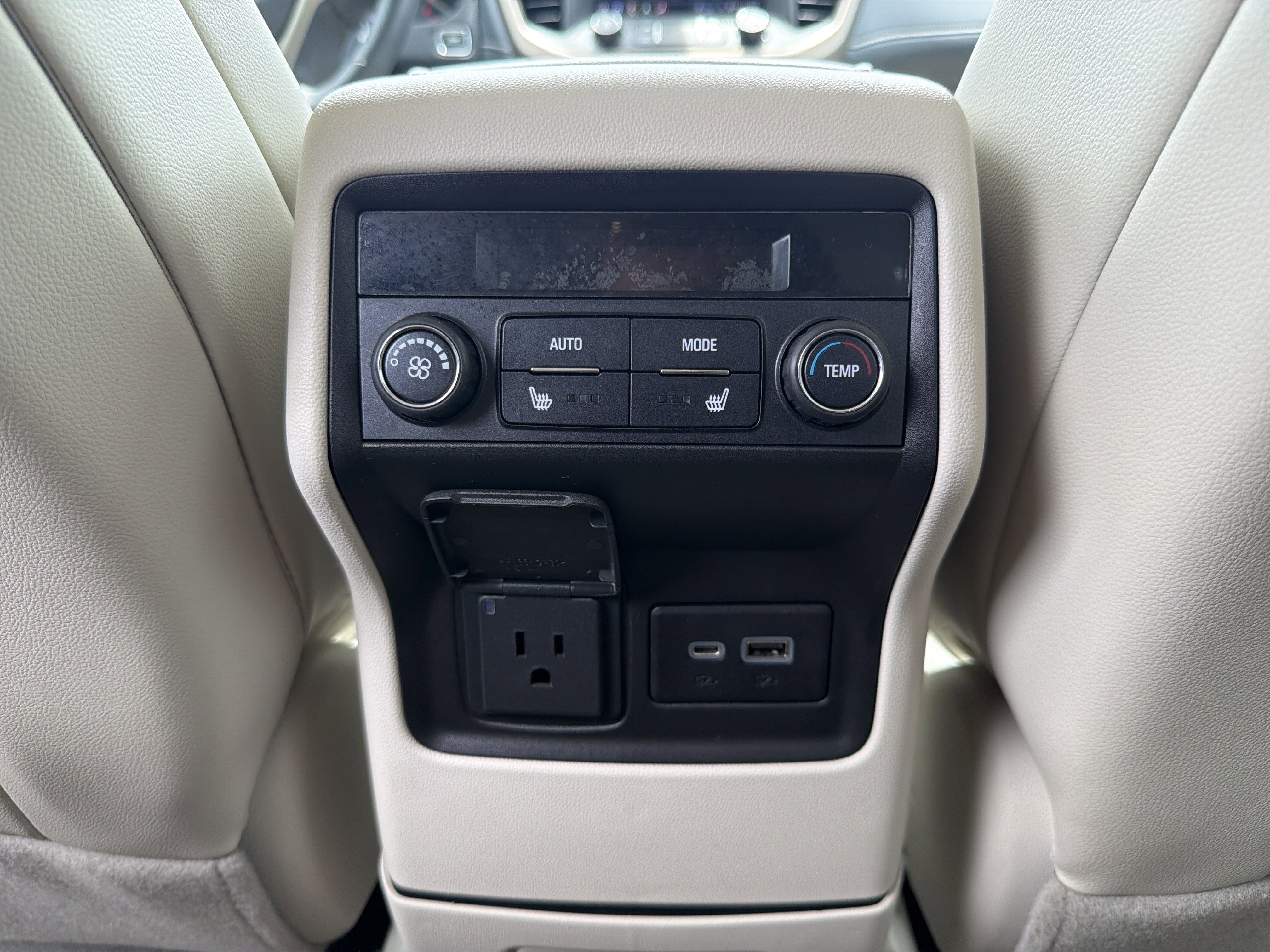 2022 GMC Acadia Denali - Photo 22