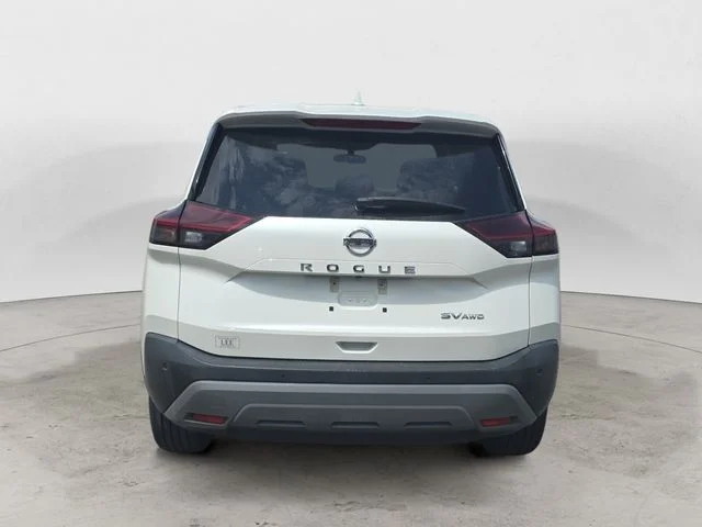 Used 2021 White Nissan SV image 4