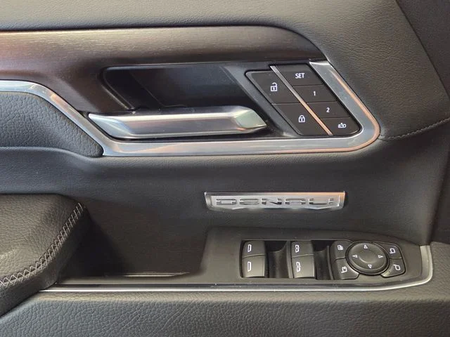 Used 2025 Silver GMC Denali image 27