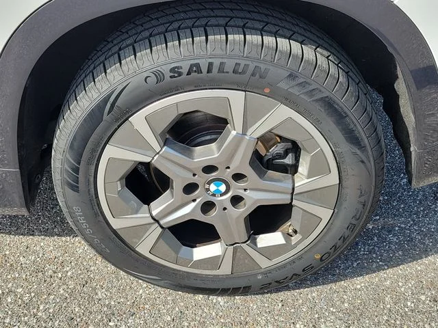Used 2025  BMW xDrive28i image 7
