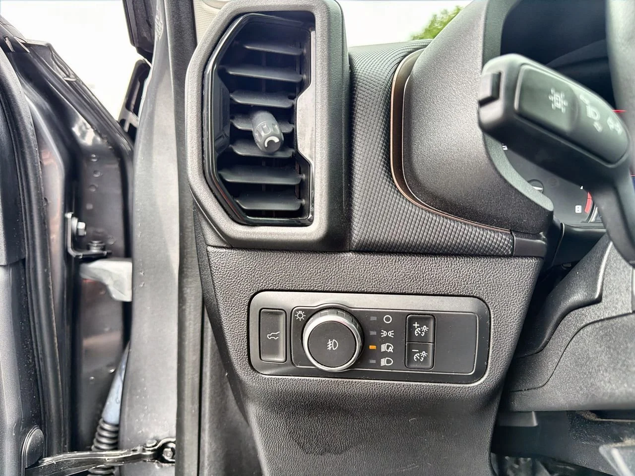 Used 2021 Gray Ford Badlands image 15