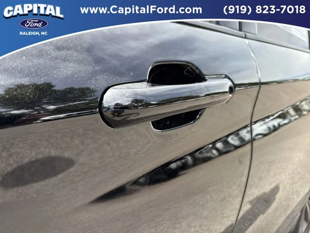 Used 2023 Black Ford XLT image 14