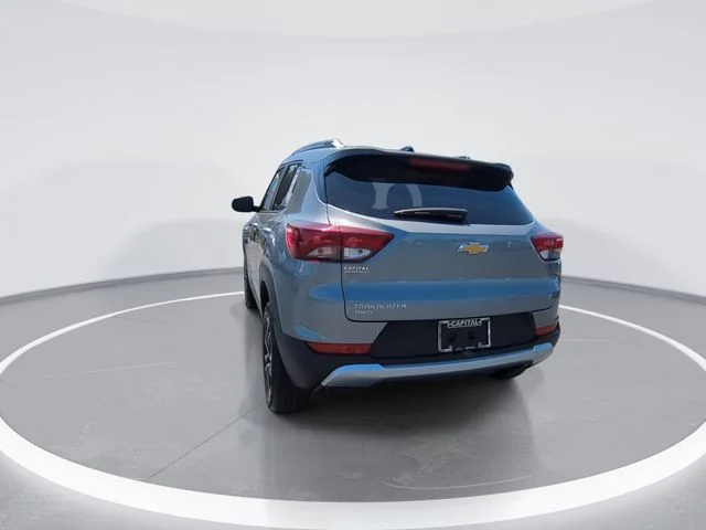 Used 2025 Gray Chevrolet LT image 3