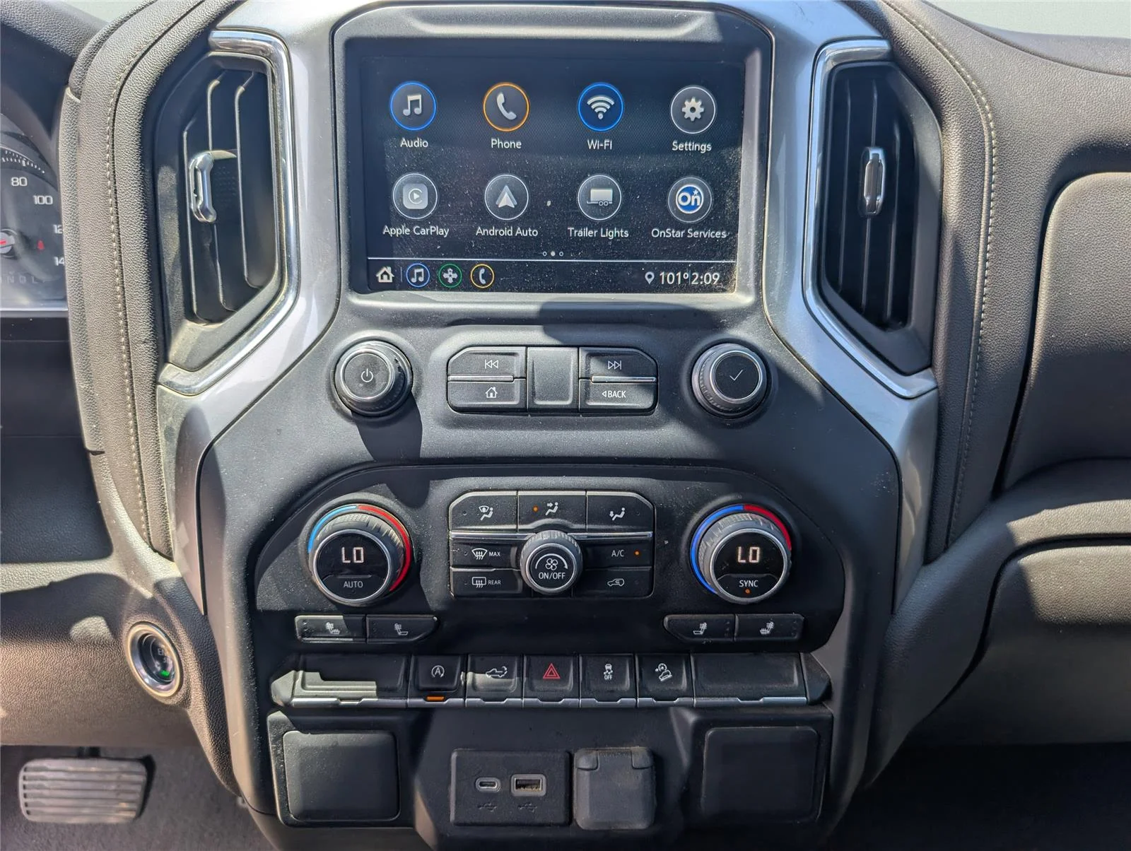 Used 2022 Iridescent Pearl Tricoat Chevrolet RST image 15