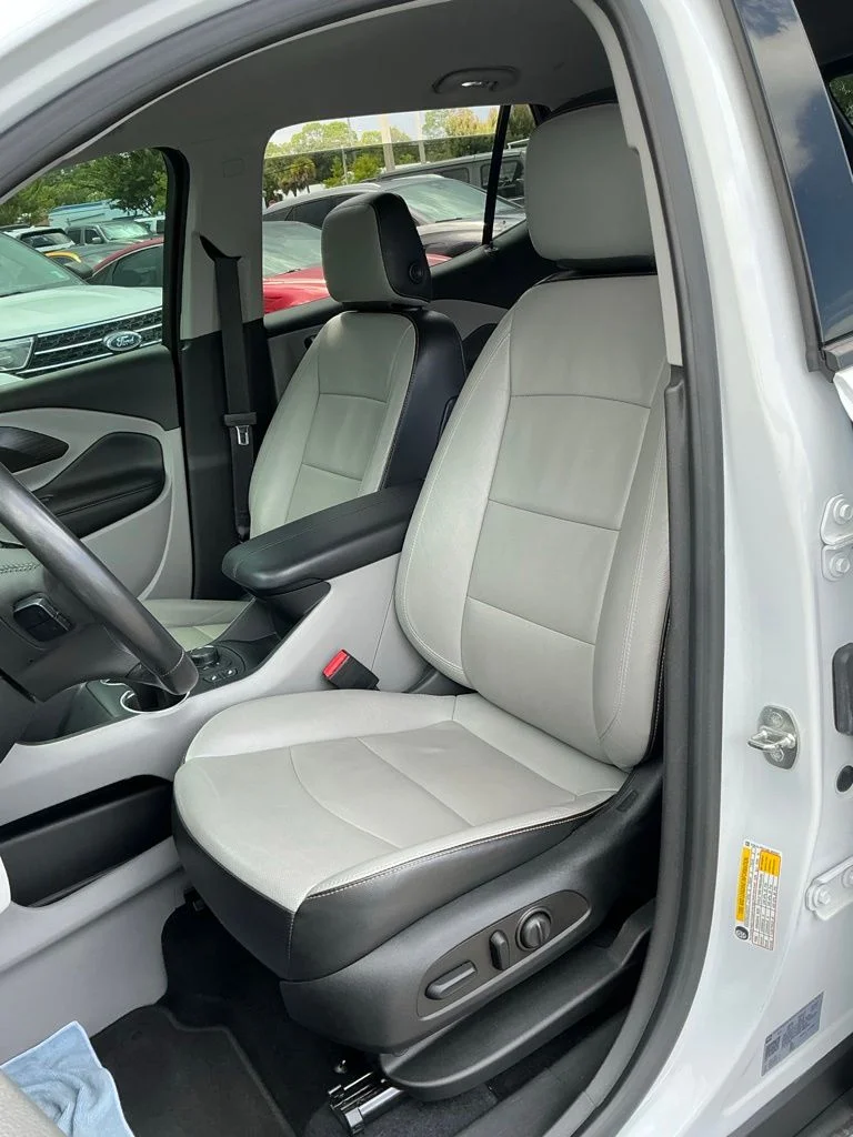Used 2021 White GMC SLT image 36