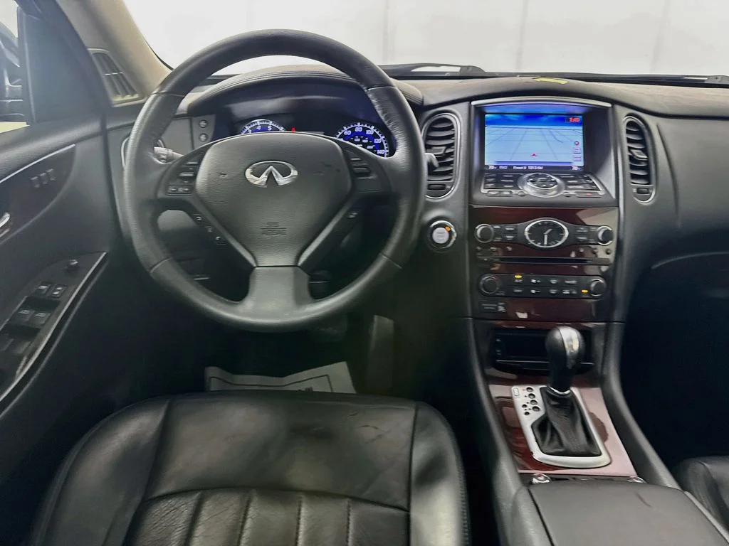 Used 2015 Black Obsidian INFINITI Journey image 29