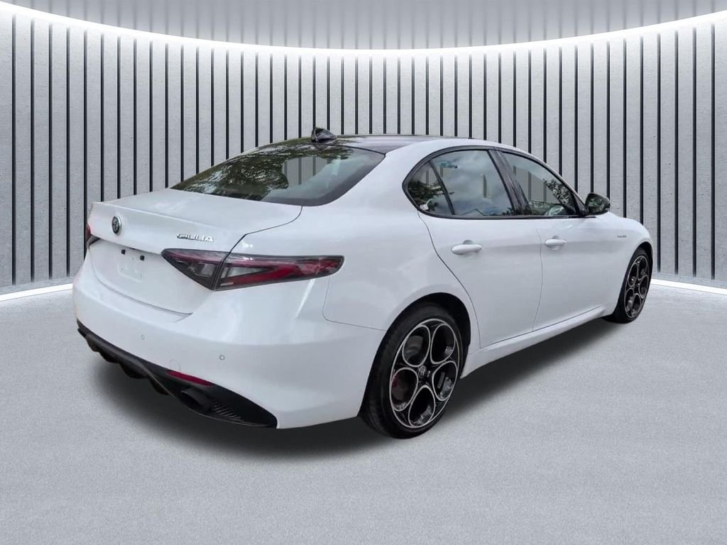 Used 2024 White Alfa Romeo Veloce image 6