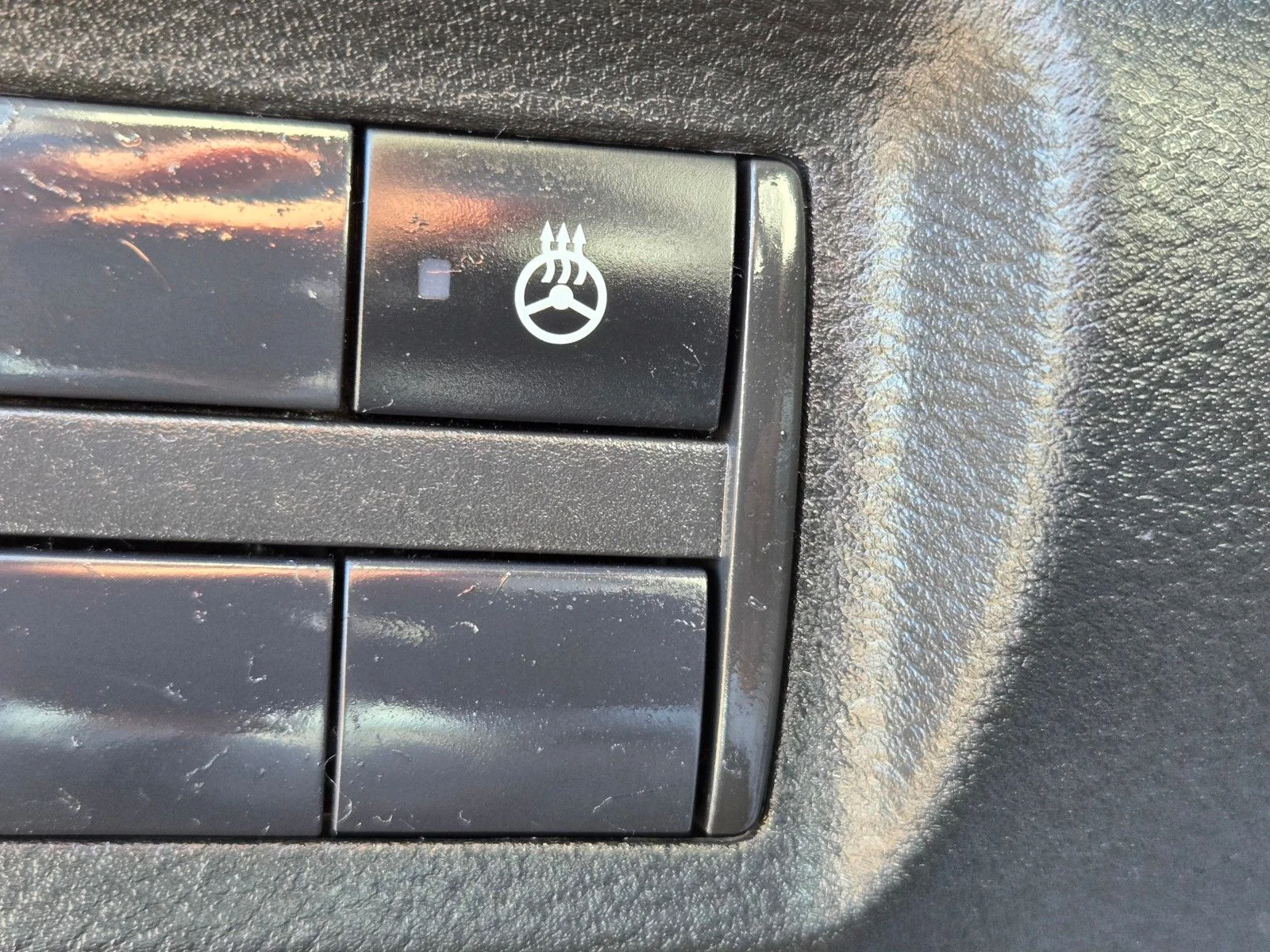 Used 2024 Gray/Super Black Nissan SR image 25