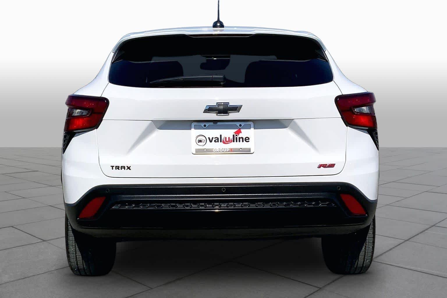 Used 2024 Summit White Chevrolet 1RS image 5