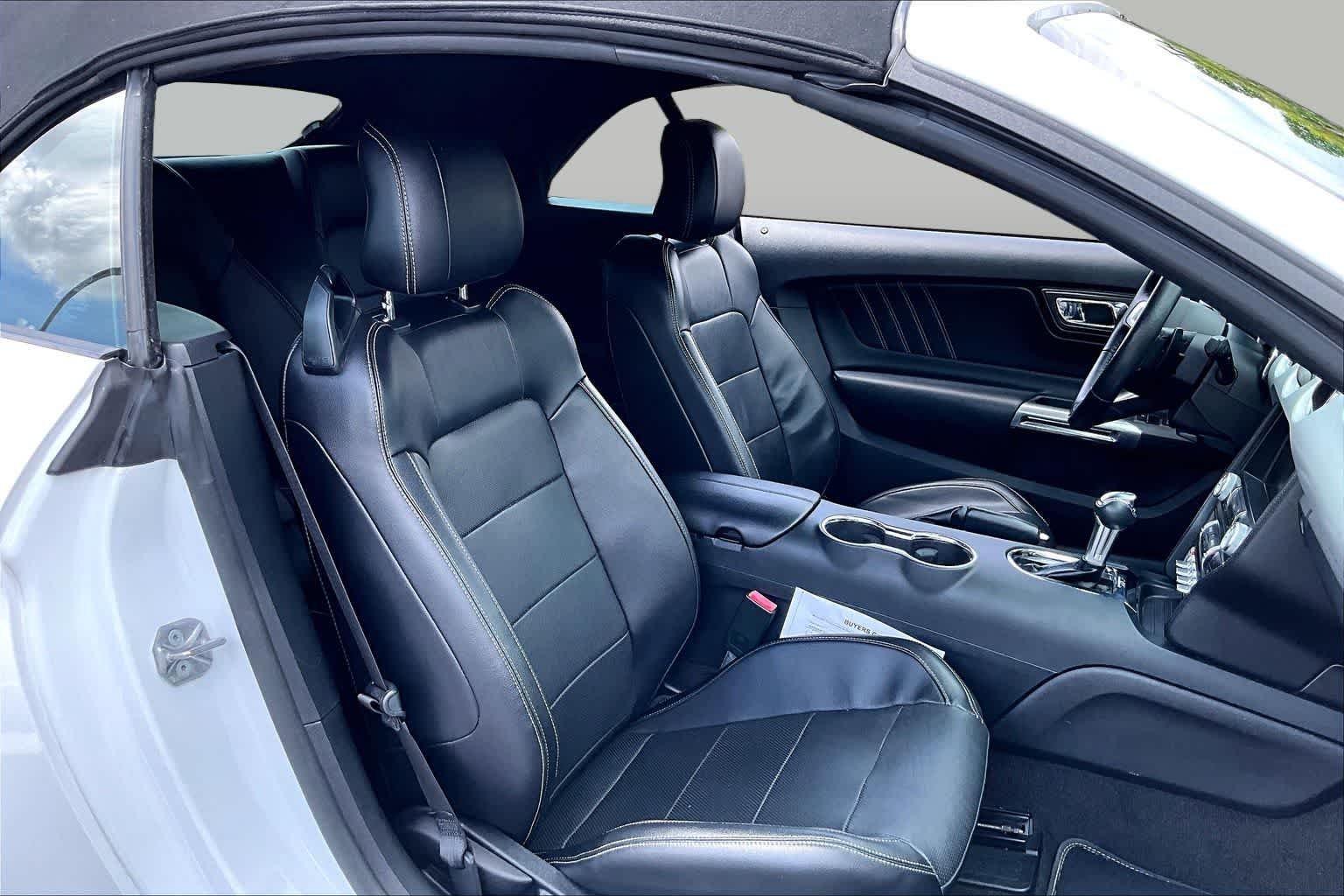 Used 2015 Oxford White Ford GT Premium image 8