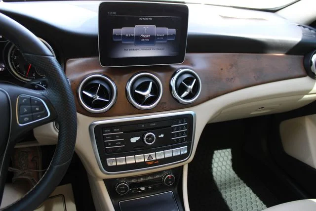 Used 2020  Mercedes-Benz GLA 250 image 13