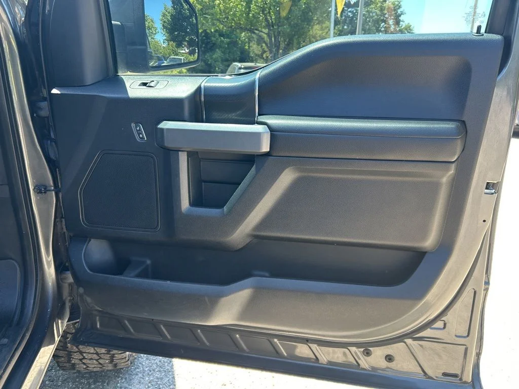Used 2018 Gray Ford XLT image 25