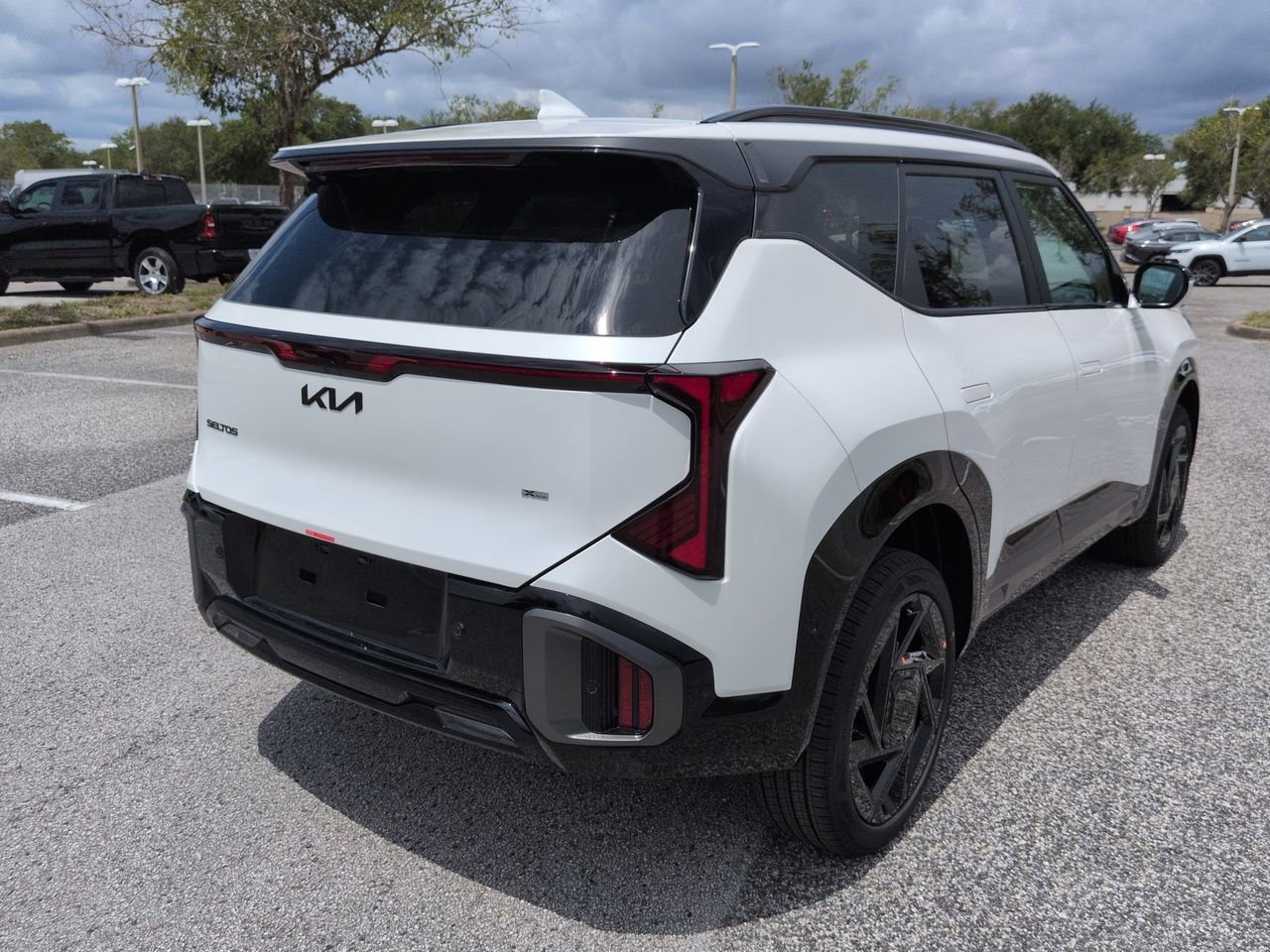 New 2027 Snow White Pearl Kia X-Line SX image 5