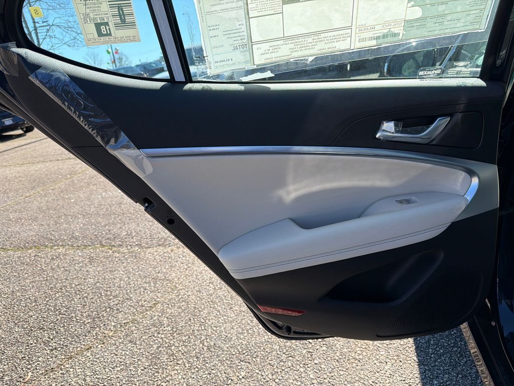 2026 GENESIS G70 Standard - Photo 21