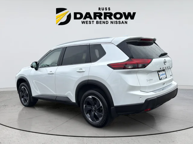 Used 2025 White Nissan SV image 3