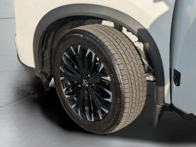 New 2026 Everest White Pearl TriCoat Nissan Dark Armor™ image 34