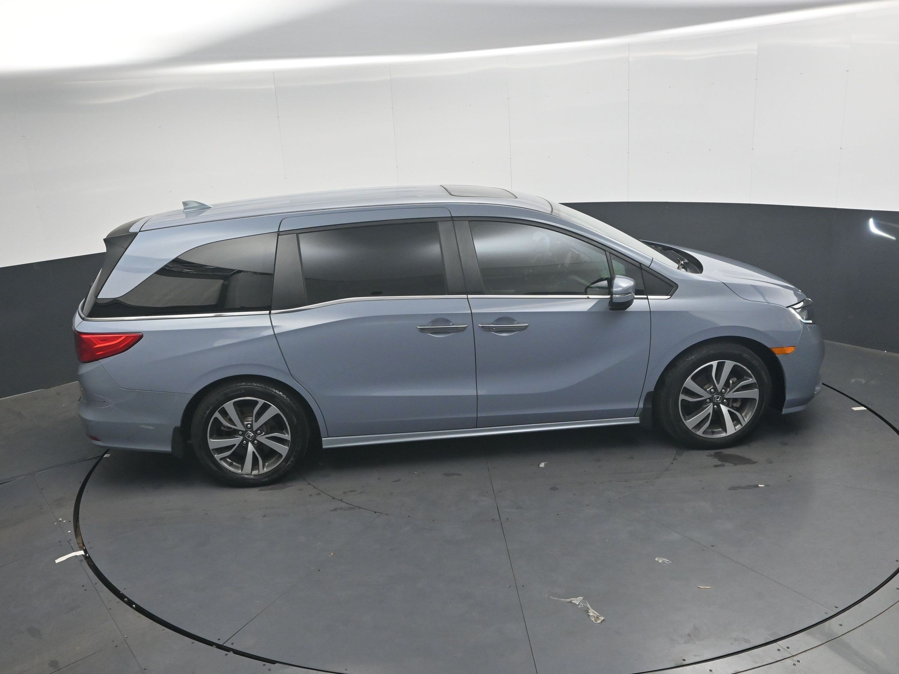 Used 2023 Sonic Gray Pearl Honda Touring image 25