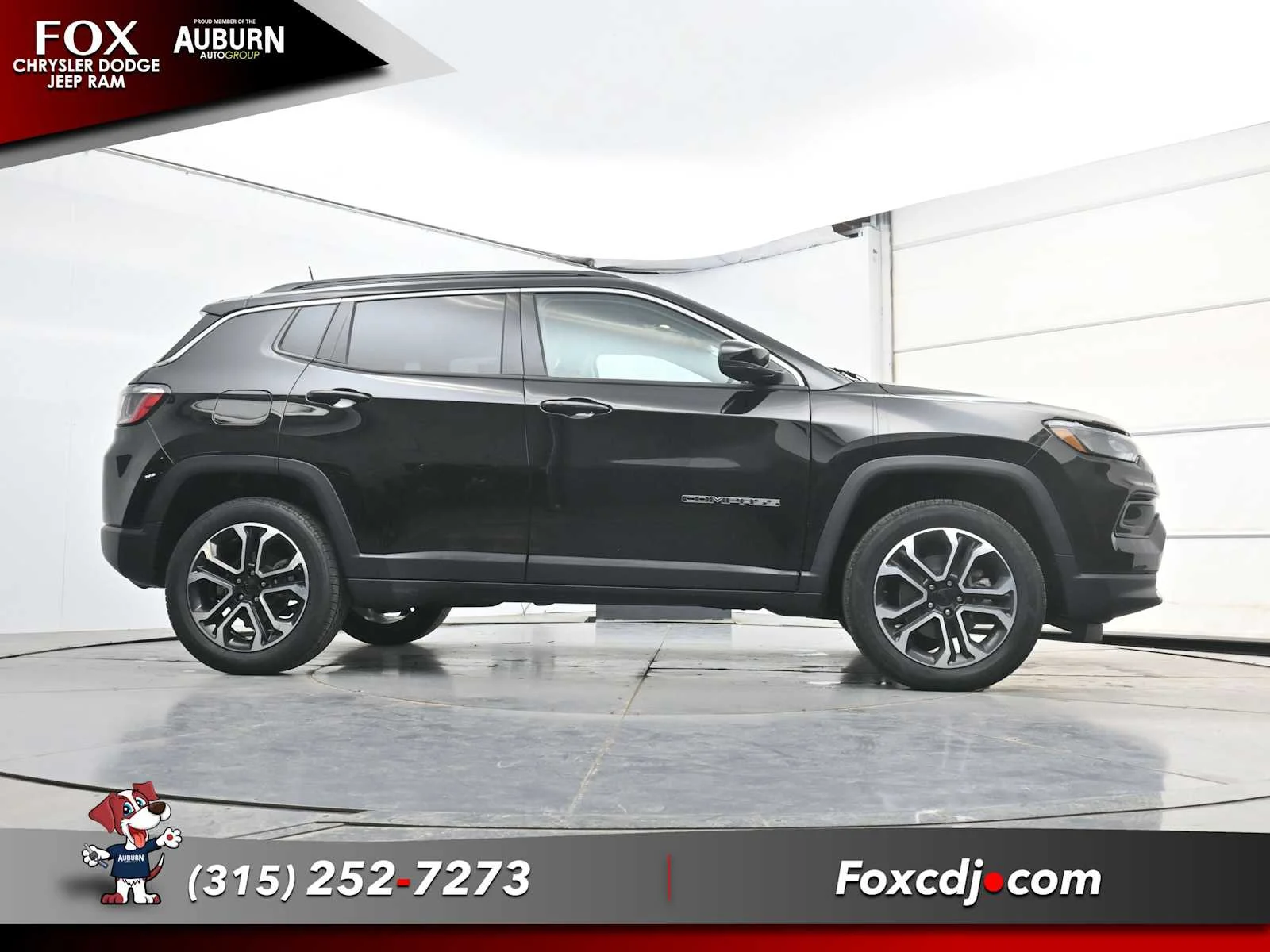 Used 2022 Diamond Black Crystal Pearlcoat Jeep Limited image 25