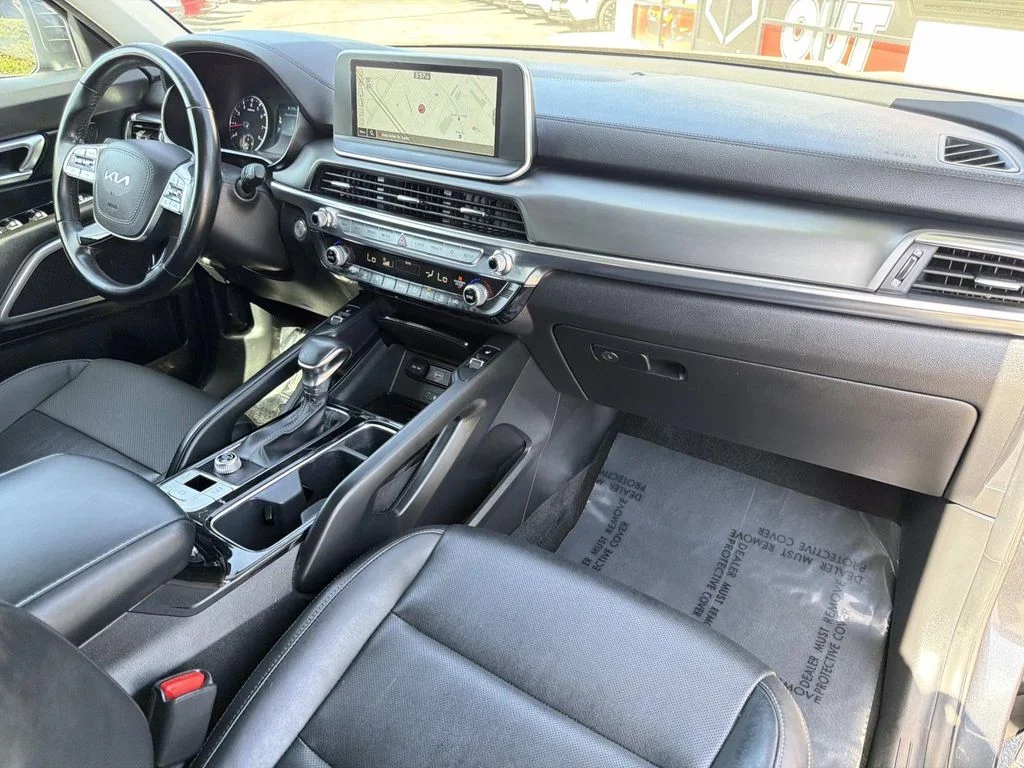 Used 2022 GRAVITY GREY Kia S image 35