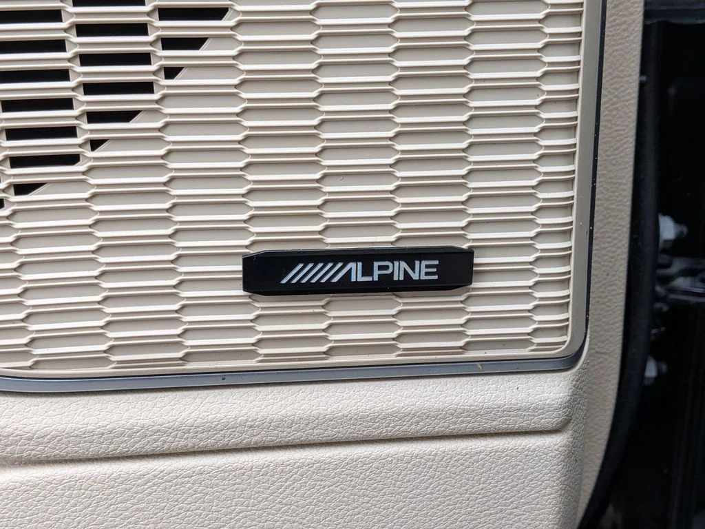Used 2022 Black Jeep Limited image 13