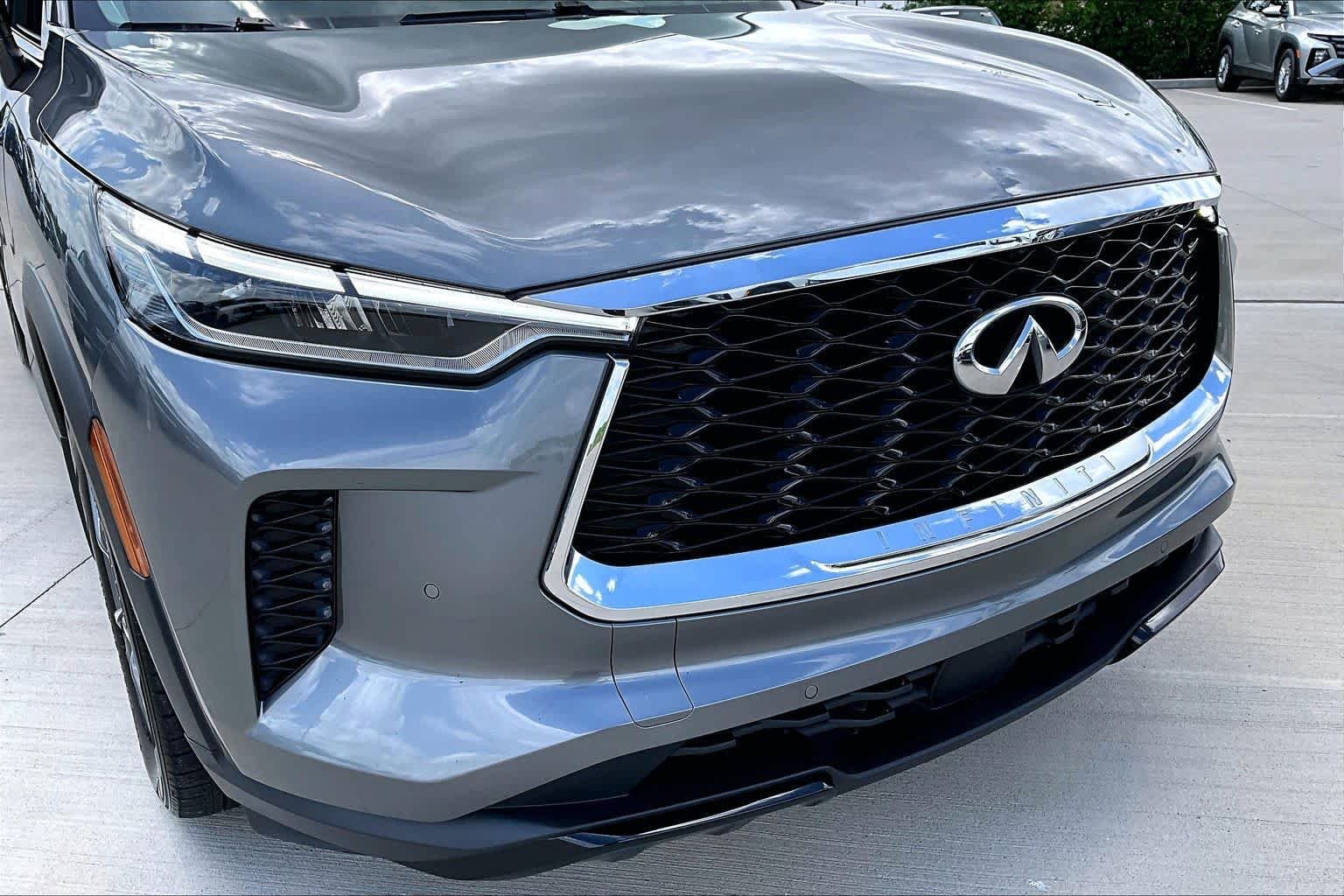 Used 2023 Graphite Shadow INFINITI LUXE image 29