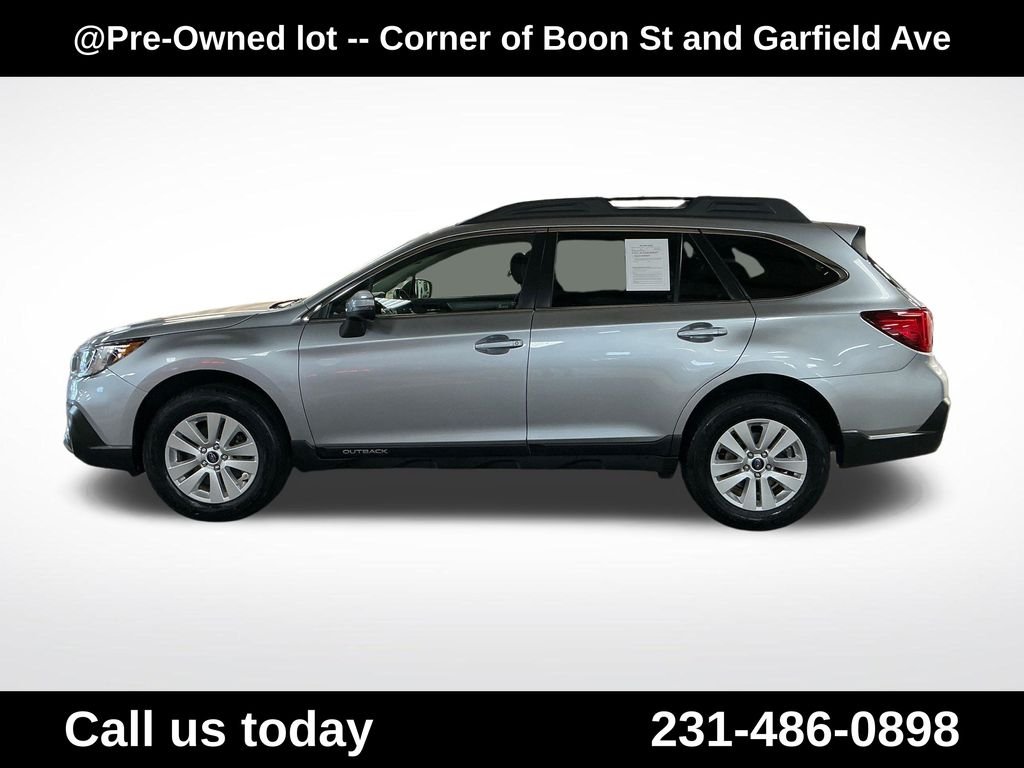 Used 2018 Silver Subaru 2.5i Premium image 2