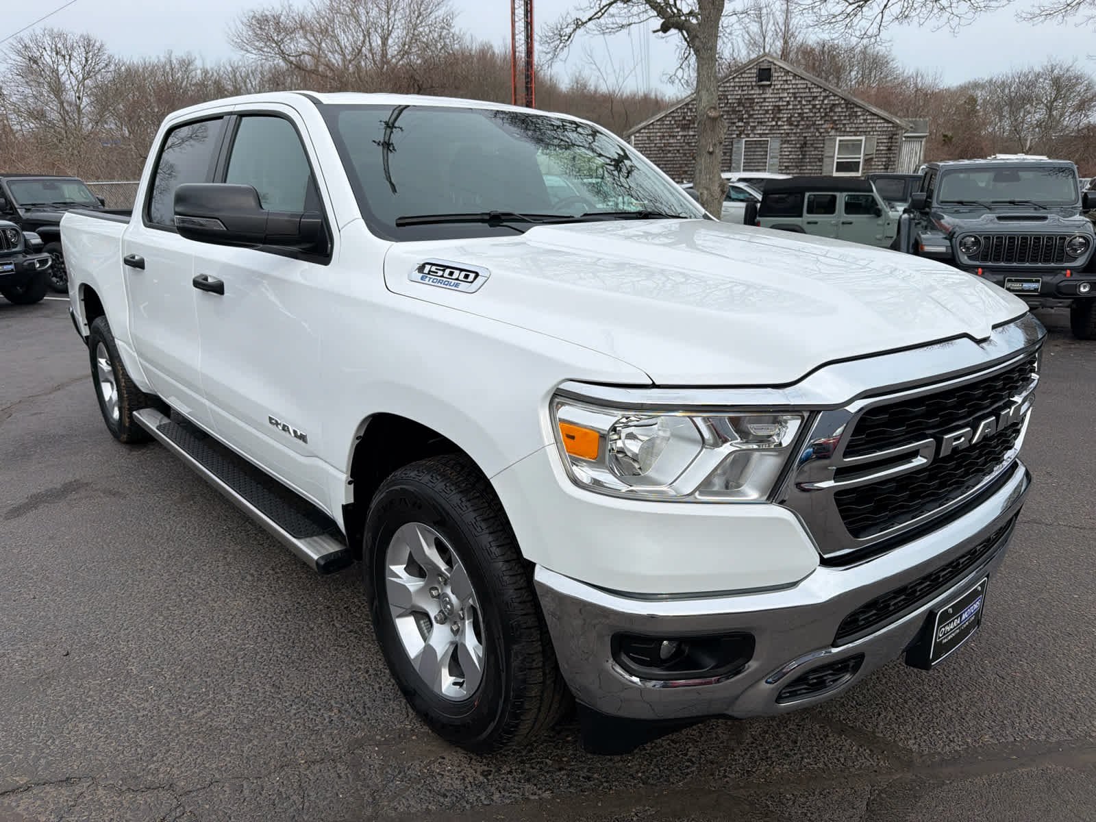 2024 RAM 1500 Big Horn/Lone Star 4x4 Crew Cab 5'7's photo