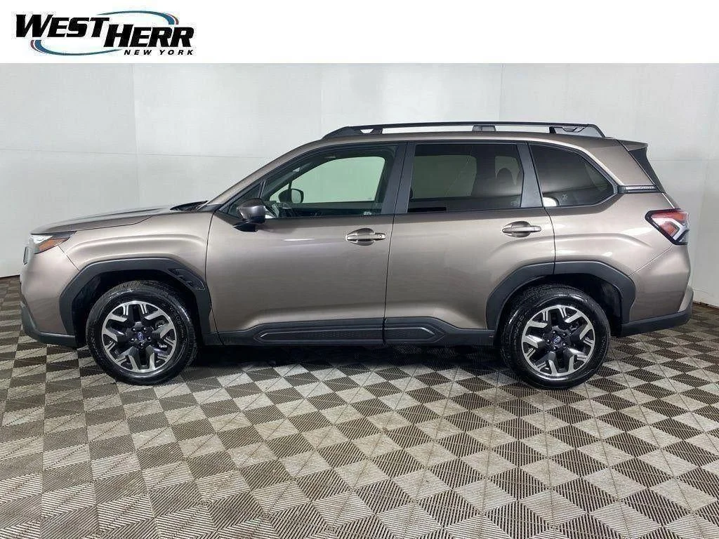 Used 2025 Brilliant Bronze Metallic Subaru Premium image 25
