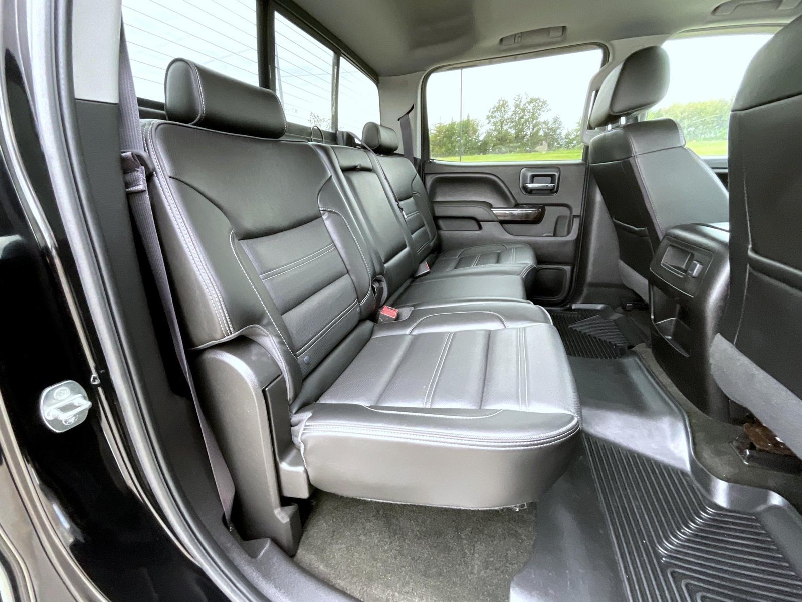 Used 2016 Black GMC Denali image 19