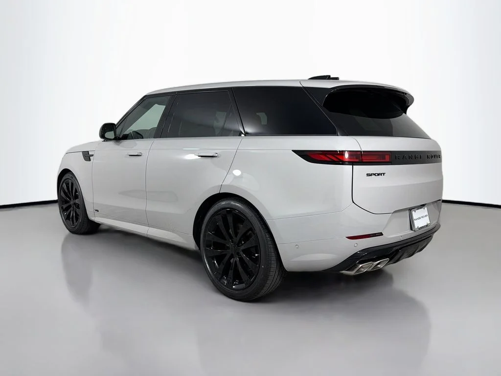 New 2026 Borasco Grey Land Rover Dynamic SE image 7