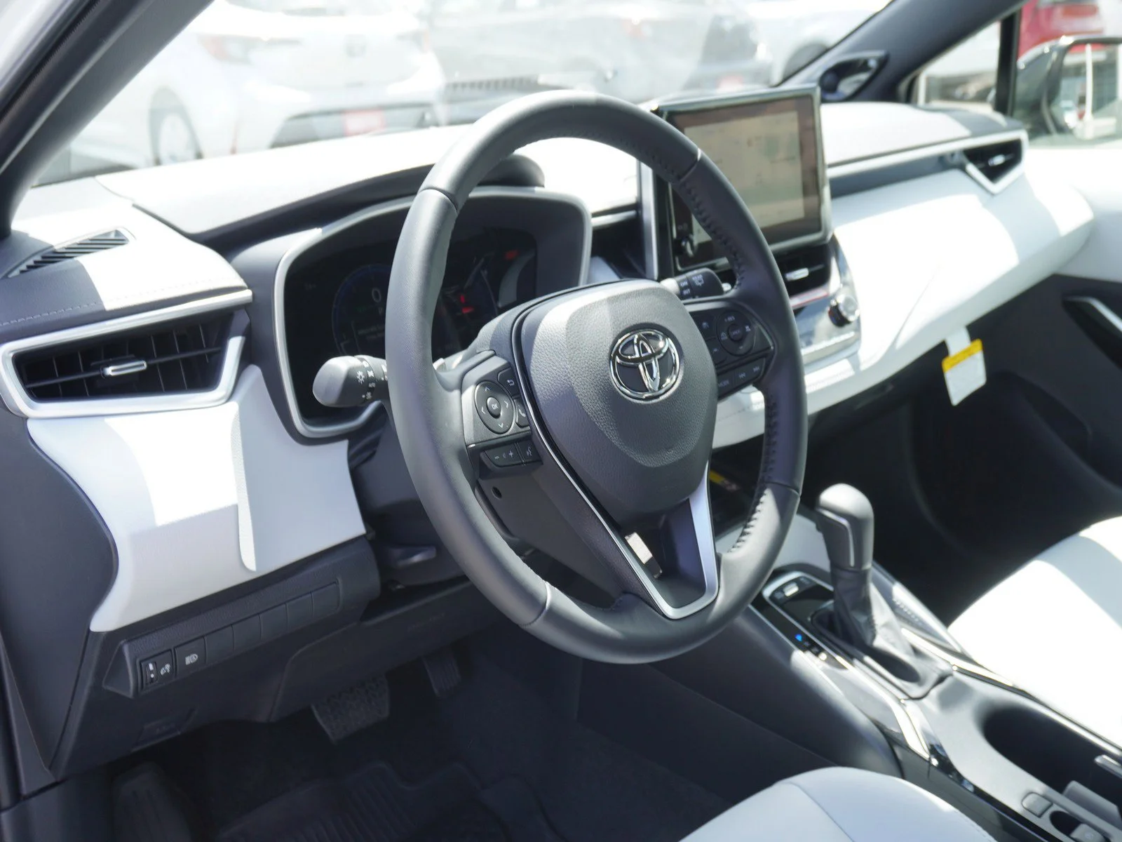 New 2026 Wind Chill Pearl/Midnight Black Metallic Toyota XSE image 19