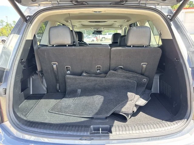Used 2025 Silver Kia S image 26