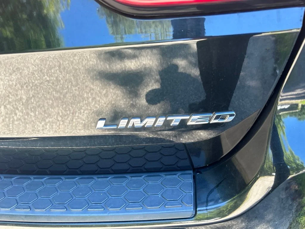 Used 2015 Black Dodge Limited image 10
