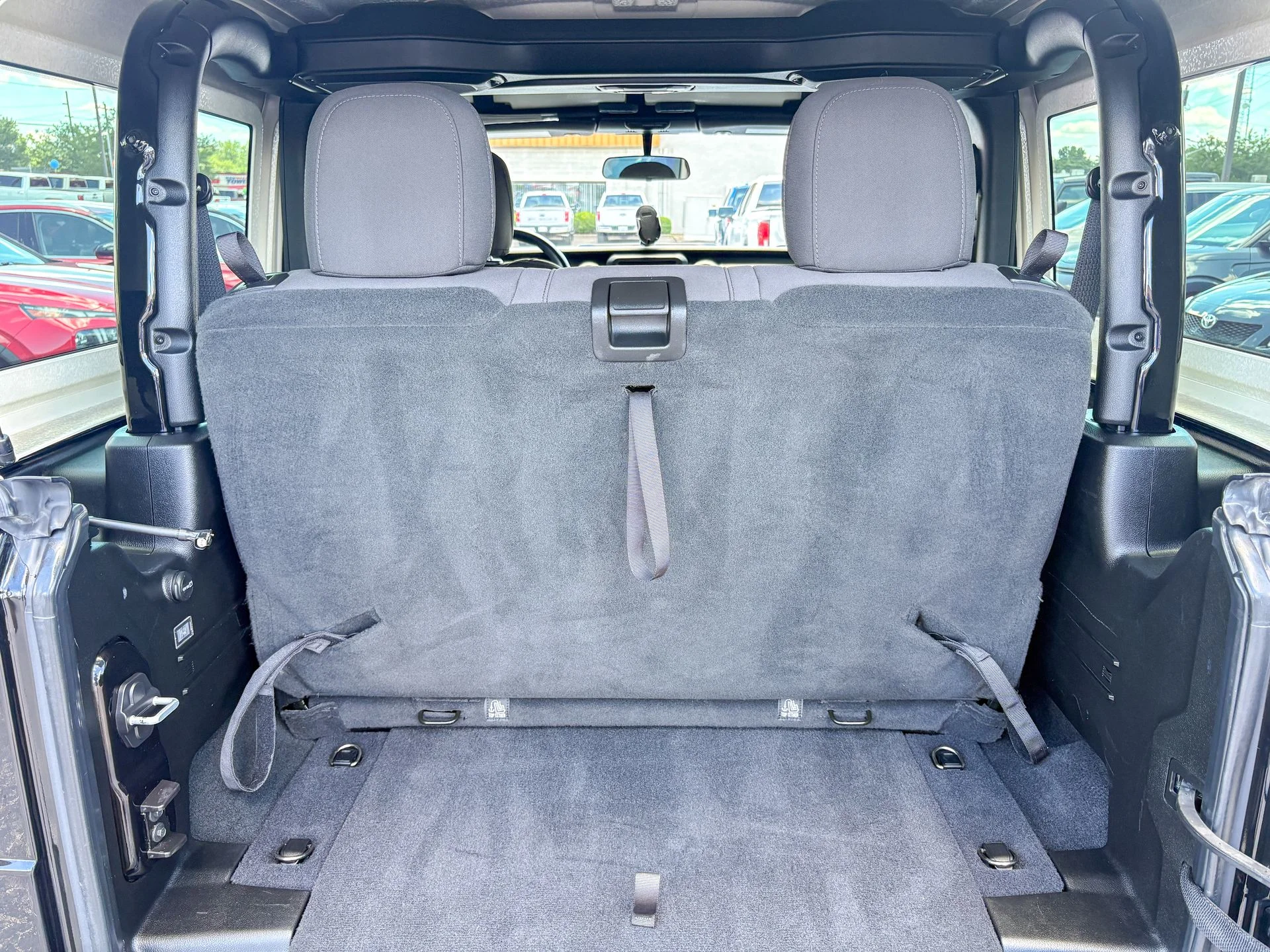 Used 2022 Black Jeep  image 39