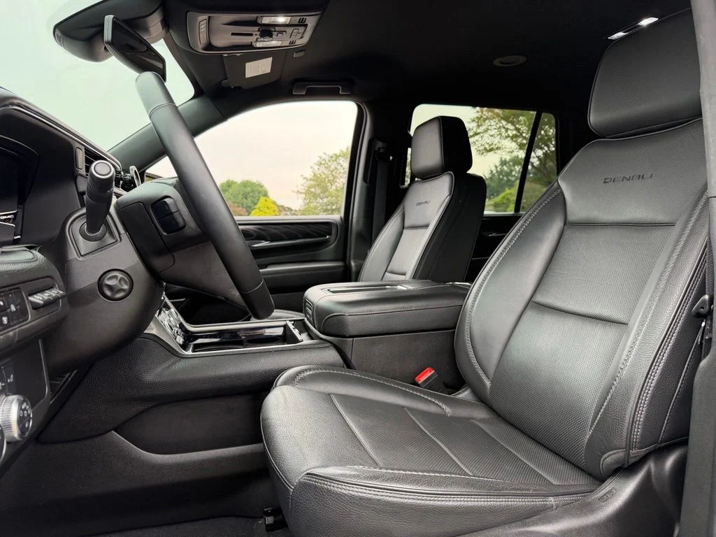 Used 2023 Silver GMC Denali image 18