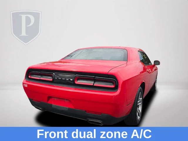 Used 2017 Red Dodge SXT image 7