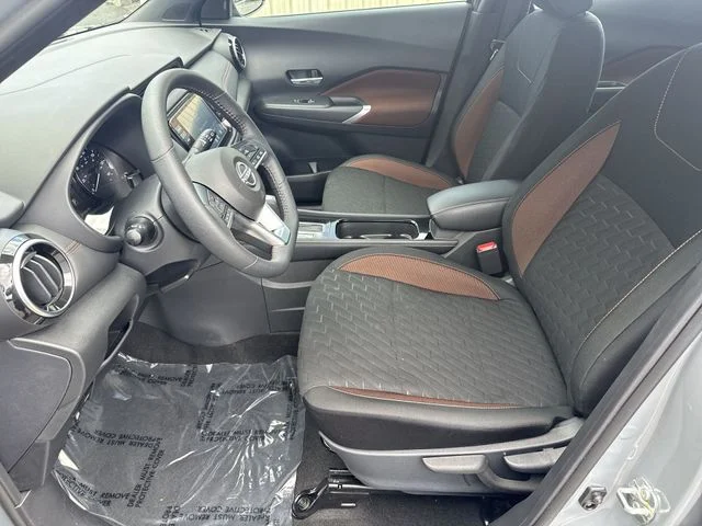 Used 2024 Gray Nissan SR image 14