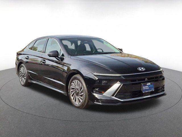 Used 2024 Black Hyundai Limited image 1